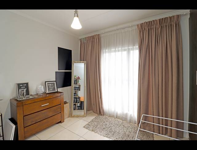 2 BEDROOM APARTMENT FOR SALE IN GREENSTONE HILL